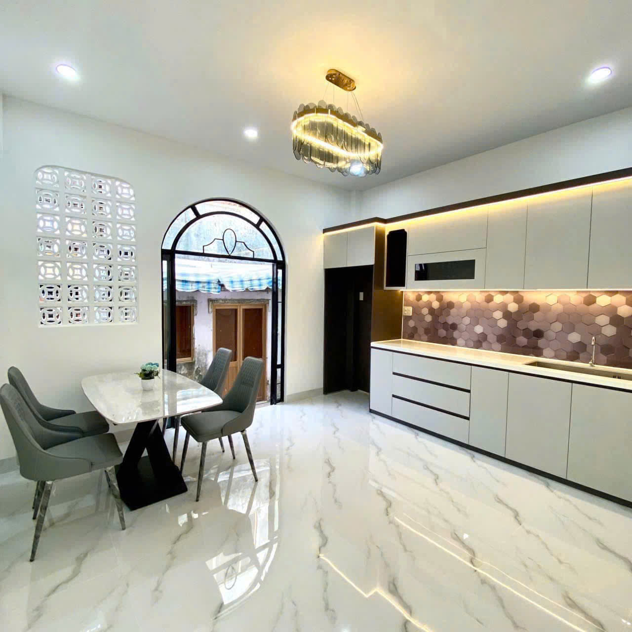 z6448625179758_897b6630b5a25f77d86a540daa79eefd