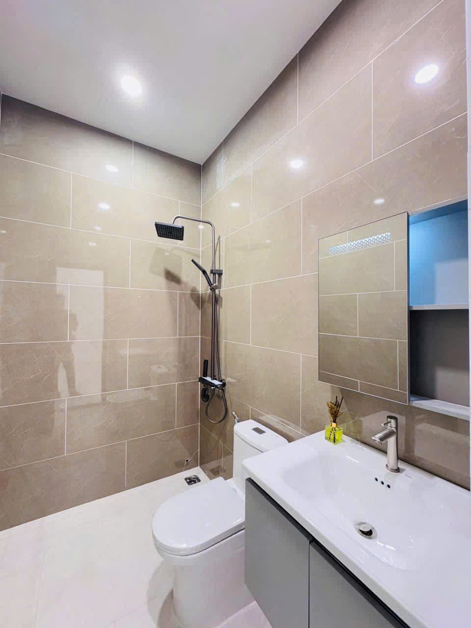 z6448625202457_1eebe9355a19bc691b95b07ecaf185b6