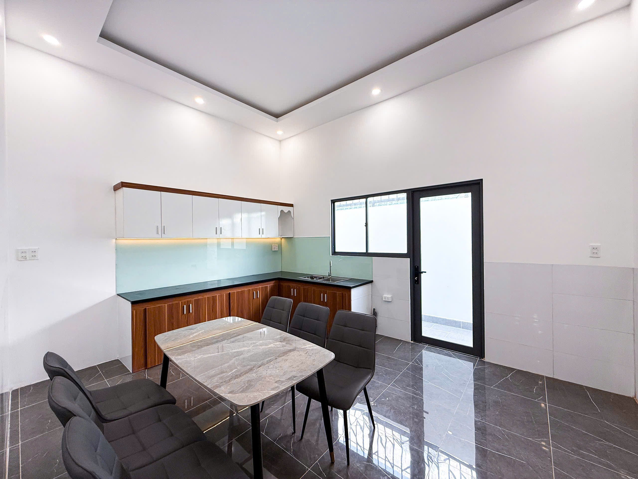 z6458144902901_052836cc417bacf036ce86f1f403f17b