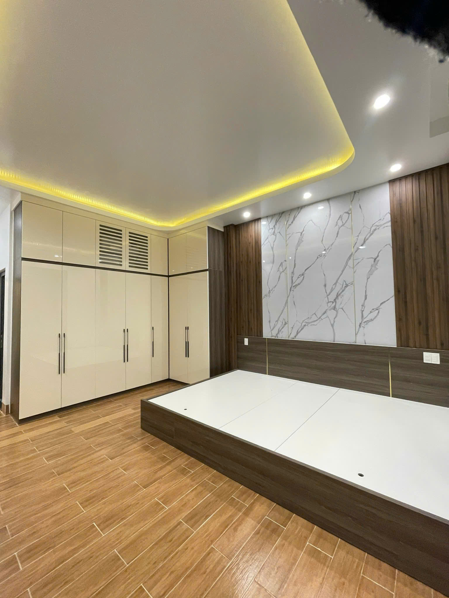 z6571530374015_4490229cb37d826209e5155d9c204791