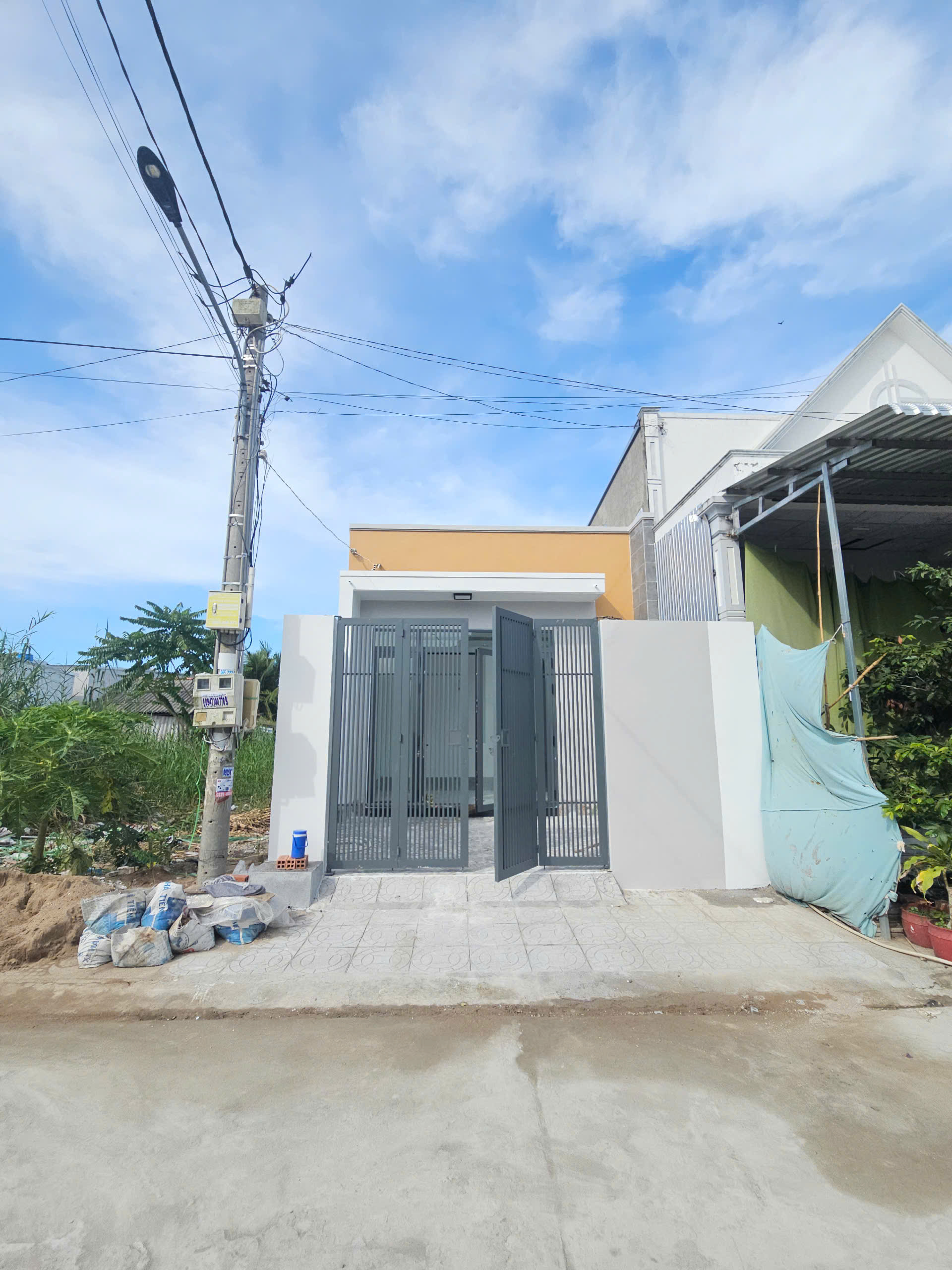 z6611084261027_26179672e9e2c2bf5414befe20002d96